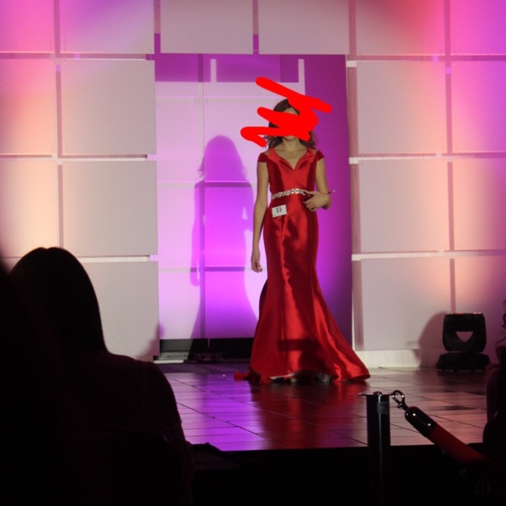 Gorgeous formal pageant prom red dress!